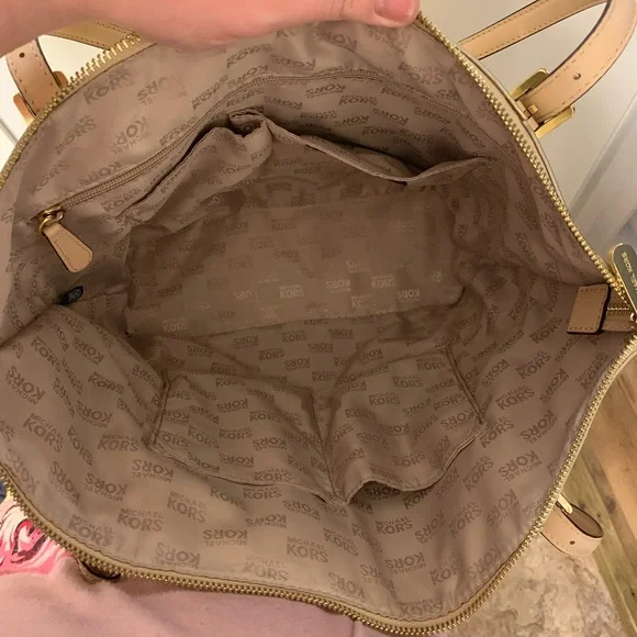 Michael Kors shiny gold tote purse and wristlet - Picture 4 of 5